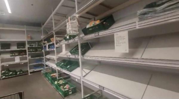 supermarketurile din bruxelles au ramas cu rafturile goale din cauza protestelor fermierilor