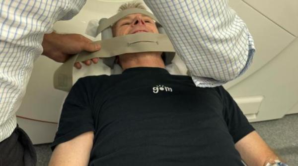 medicul care a dat speranta pacientilor cu melanom sufera de cancer cerebral