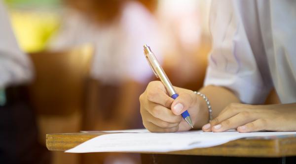 ministrul educatiei despre evaluarea digitalizata nu influenteaza nici tipurile de subiecte nici baremul nici timpul de lucru