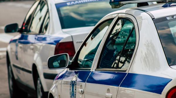 o bomba a explodat in fata ministerului muncii din atena explozia anuntata printr un apel telefonic