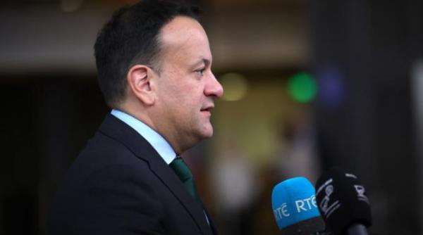 manifestatii ostile primirii de migranti in irlanda premierul leo varadkar foarte preocupat dupa un incendiu care a avut loc la o cladire banuita ca va gazdui migranti