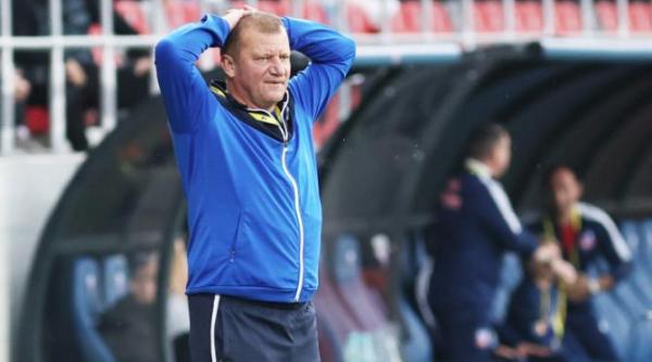 rapid bucuresti ii cere lui dorinel munteanu sa nu mai jigneasca suporterii