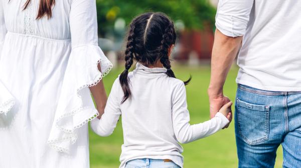 ancheta vizionarea de continut video si jocurile sunt principalele activitati ale copiilor pe internet