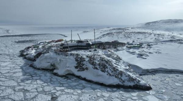 antarctica este in pericol din cauza microplasticelor in ciudat faptului ca se afla la capatul lumii departe de agitatia globala
