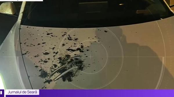 pasajul basarb o bucata din instalatia de scurgere a apei a picat peste o masina se stia ca podul reprezinta un pericol inca din 2015