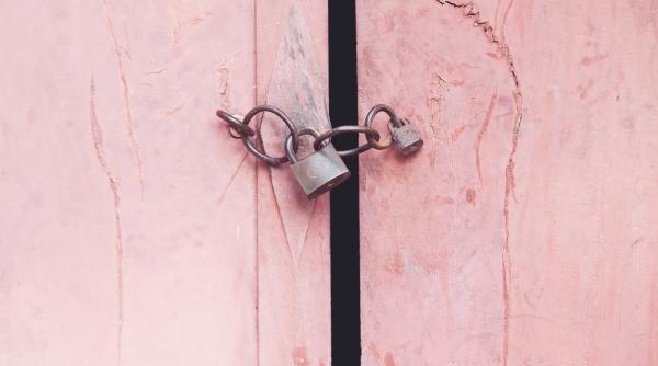 romania in prag de colaps economic peste 70 000 de firme au pus lacatul pe usa