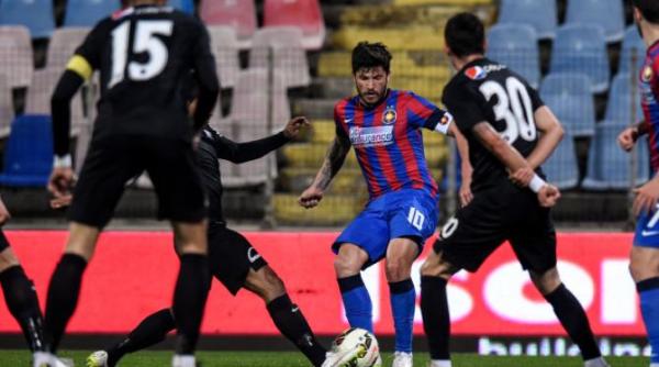 video cristi tanase surprins sangerand in holul unei cladiri in urma cu o luna si jumatate a fost prins baut si drogat la volan