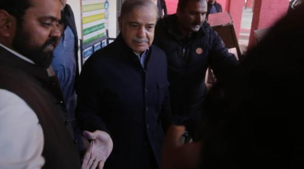 fostul premier pakistanez shehbaz sharif spune ca independentii sunt bineveniti sa formeze guvernul daca pot demonstra majoritatea