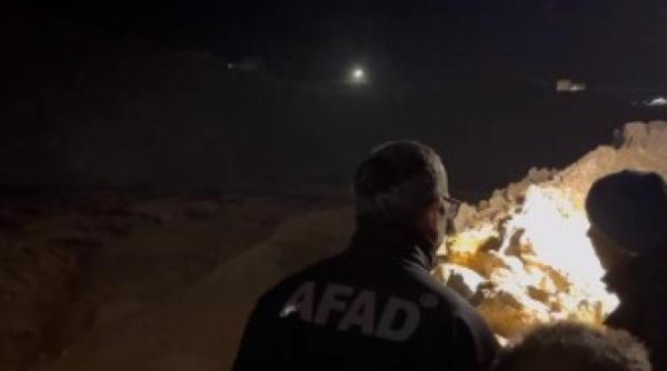 cel putin 9 persoane sunt blocate intr o mina de aur din turcia dupa o alunecare de pamant posibil contaminat cu cianura