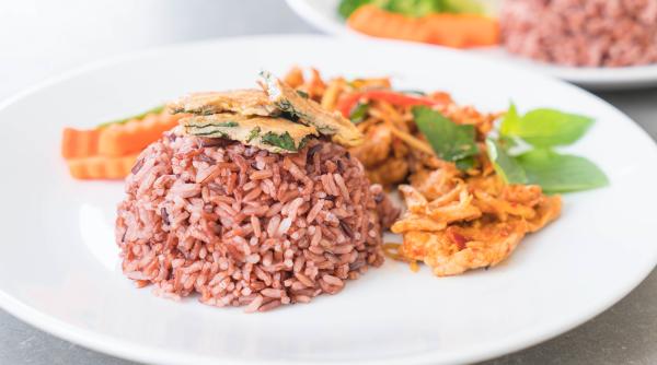 coreenii inventeaza un nou aliment hibrid prin cultivarea carnii in interiorul boabelor de orez