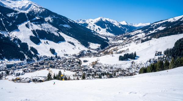 politia elvetiana investigheaza un magazin de schi din davos din cauza unui semn pe care scria fara echipament pentru evrei