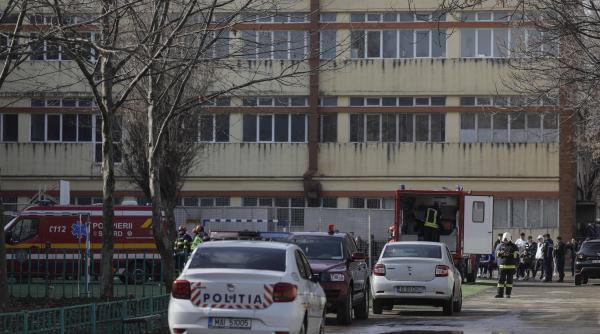 tatal elevului care a folosit sprayul lacrimogen era victima a bullying ului si s a aparat dupa ce a fost agresat de 20 de colegi