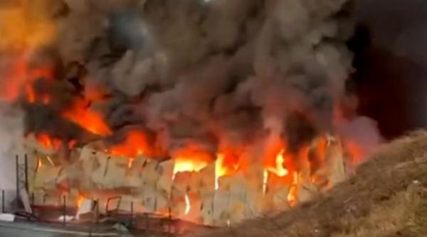 incendiu puternic in cluj o hala a fost cuprinsa de flacari