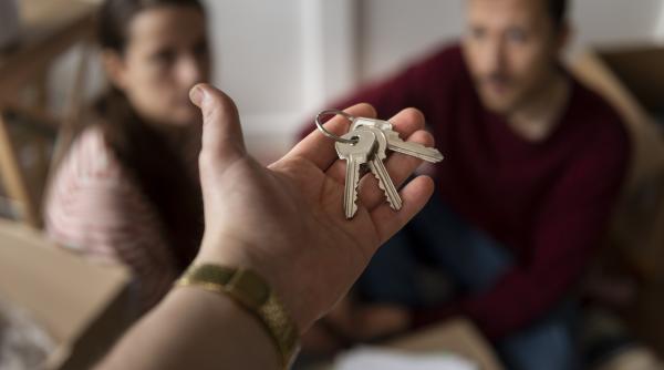 motivul halucinant pentru care o clujeanca a fost data afara din casa are doua pretentii pentru chiriasi