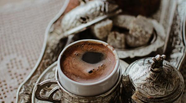 cafea turceasca la sare in romania sa fie neagra ca iadul amara ca moartea si dulce ca dragostea care e secretul aromei