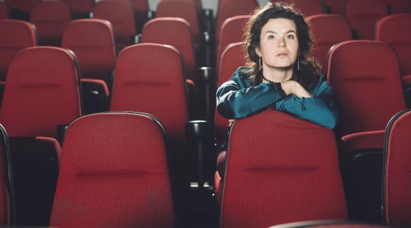 prof univ dr marian popescu un actor nu mai face un rol nou dar incaseaza salariul lunar in timp ce munceste frenetic pentru film si tv pare ca nu deranjeaza primaria generala