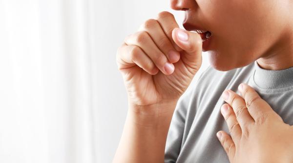 de ce mai tusesti la cateva saptamani dupa ce ai trecut de o raceala