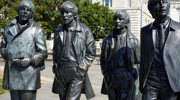 patru filme despre beatles sunt in lucru spunand povestea fiecarei vedete despre trupa care a schimbat lumea