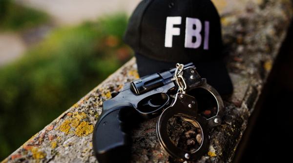 directorul fbi christopher wray se afla in romania