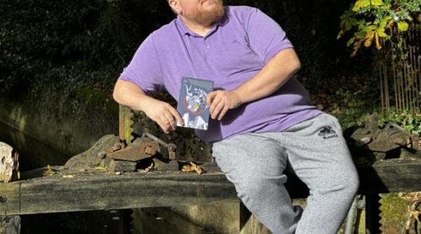 interviu cu autorul dragos c costache zugravul care refuza sa se intituleze scriitor cu s mare in tacerea noptii un roman care ar putea revitaliza piata de carti