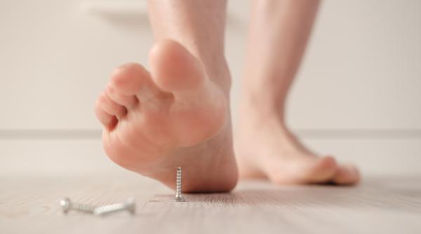 ai picioarele reci boala care nu te doare dar care te trimite direct la chirurgul vascular dr rodica niculescu sanador atrage atentia video