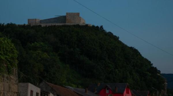 judetul din romania transformat cu sute de milioane de euro de la ue lumea viseaza sa traiasca intr o zona ca asta turistii isi cumpara proprietati aici