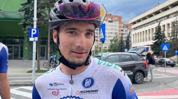 aproape de tragedie pe dn 12 fiul fostului ministru al sportului eduard novak a fost lovit de o masina in timp ce se antrena la ciclism