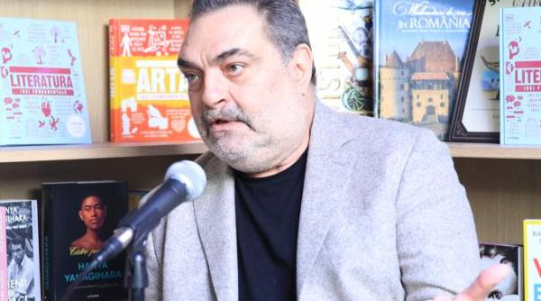 regizorul laurentiu damian critic fata de cei care isi expun premiile esti ca un general la parada cristi puiu este singurul care nu mi a trecut prin mana