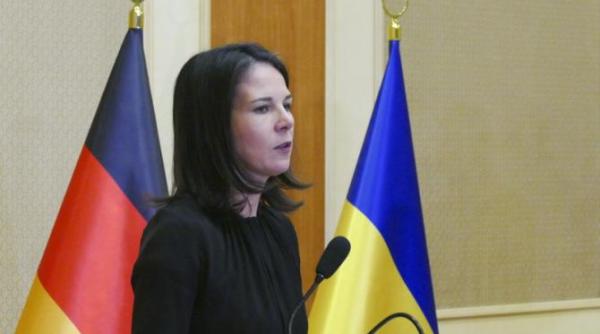 ministrul german de externe in pericol in timpul unei vizite in ucraina o drona ruseasca survola in apropiere de zona in care se afla