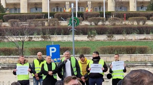 protest al taximetristilor luni in piata constitutiei