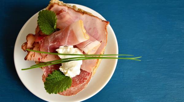 portia corecta de mezeluri mihaela bilic un fel de super carne un deliciu cantitatea face diferenta