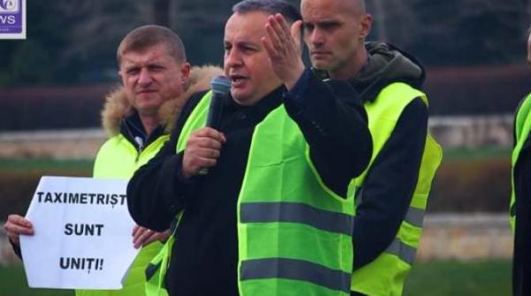 protestul taximetristilor continua in piata constitutiei sunt asteptate 1 800 de masini