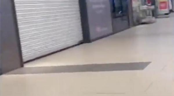 faliment in germania imagini de pe strazi si din mall uri cu magazinele parasite si cu obloanele trase romanca eu asa ceva nu am mai vazut aici video