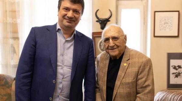 vulpescu in ultimul telefon de acum cateva zile inainte ca dinu sararu sa inceapa sa fie ostenit de viata mi a spus ca nu se simte bine