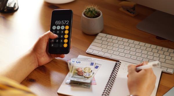 romanii cu studii superioare pensie mai mica cel care nu a urmat o facultate va primi cu 400 500 de lei mai mult la pensie formula de calcul e diferita