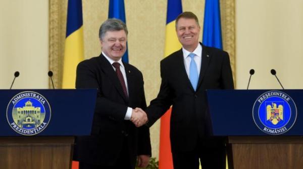 porosenko fostul presedinte al ucrainei ar ridica mana pentru ca iohannis sa ajunga liderul nato