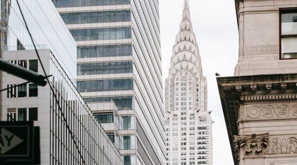 s a prabusit de sus fondatorul signa magnatul rene benko si a cerut falimentul in austria avea un imperiu imobiliar de 27 de mld de euro