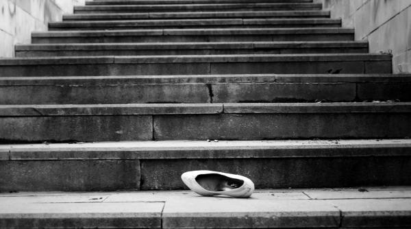 fractura de col femural de ce apare atentie inclusiv la scari si covoare dr razvan ionut dragomir sanador problemele apar si in cazul unui accident rutier