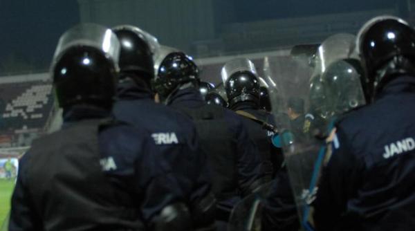 incidente inainte de meci dar si pe stadionul arcul de triumf intre suporterii dinamo si uta arad