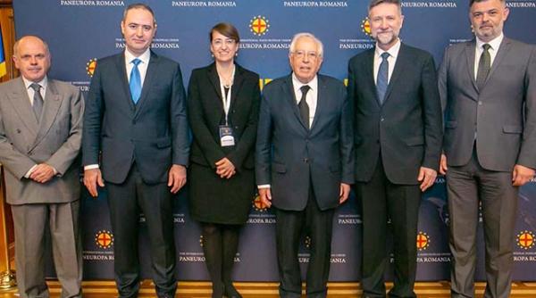 alain terrenoire si pavo bari i presedintele si secretarul general al uniunii internationale paneuropene fac radiografia europei in prag de alegeri interviu dc news