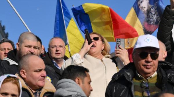 dianei sosoaca i a fost luat permisul jigniri si amenintari cu plangeri asta e campania lui ciolacu nu i nimic avem prieteni care au avioane si elicoptere