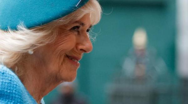 regina camilla imortalizata sub forma unei papusi barbie unicat in semn de recunoastere a activitatii sale de sustinere a femeilor