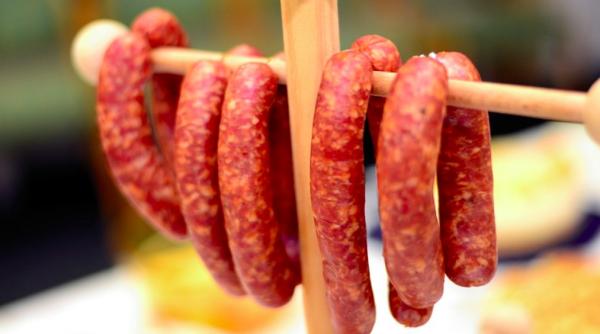 produsul traditional carnati din topor din valcea a demarat procesul pentru obtinerea protectiei europene