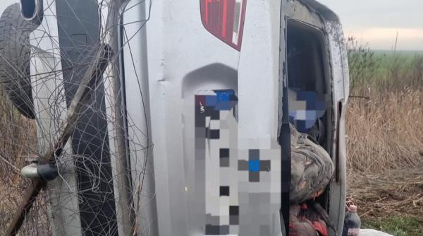 un pompier care intarzia la munca a salvat un barbat dintr o masina rasturnata felicitari copile