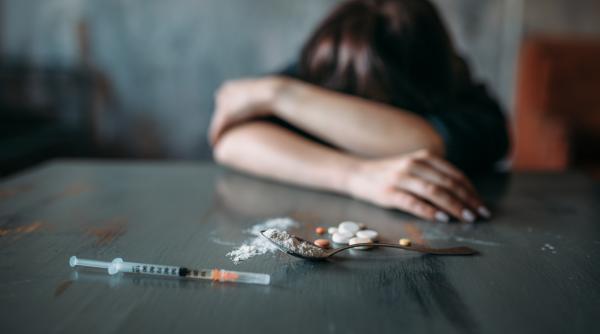 unul din 10 adolescenti declara ca a consumat substante interzise cifre ingrijoratoare de la agentia nationala antidrog