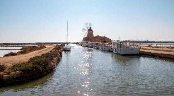 cat costa un apartament in sicilia pe plaja dovada ca preturile din romania au luat o razna