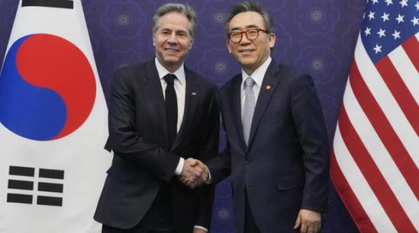 coreea de nord lanseaza rachete balistice in timp ce secretarul de stat american antony blinken viziteaza seulul