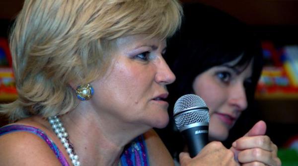 monicai tatoiu i a cazut in direct proteza dentara fix cand se certa cu un politician