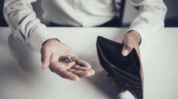 un nou val de cresteri de taxe statul are nevoie de bani analistul economic adrian negrescu politicienii sunt datori sa ne raspunda