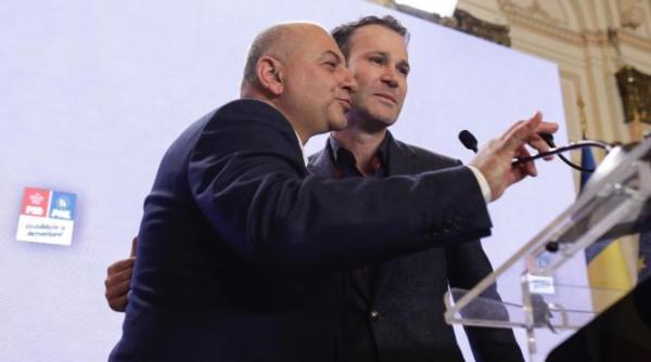 robert negoita a intrerupt conferinta lui cirstoiu nu e ok